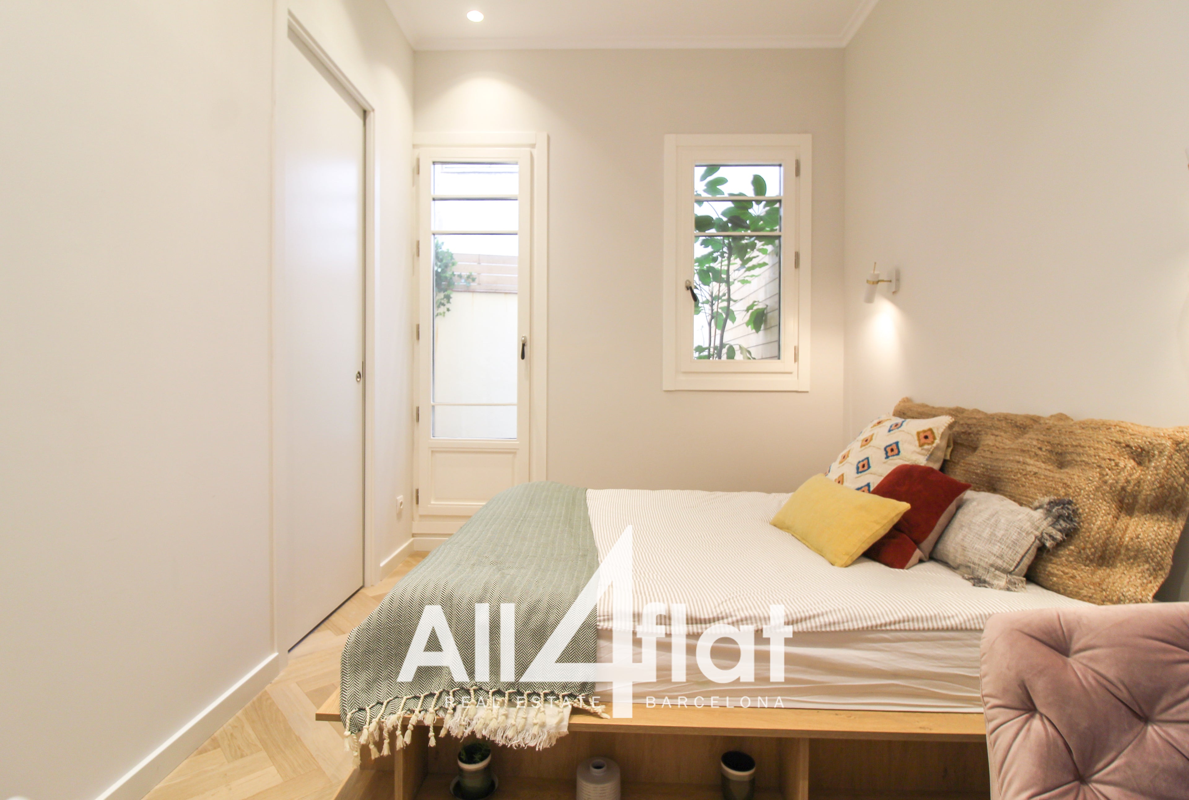 C/ Gran via de Les Corts Catalanes - Ref: 001594A