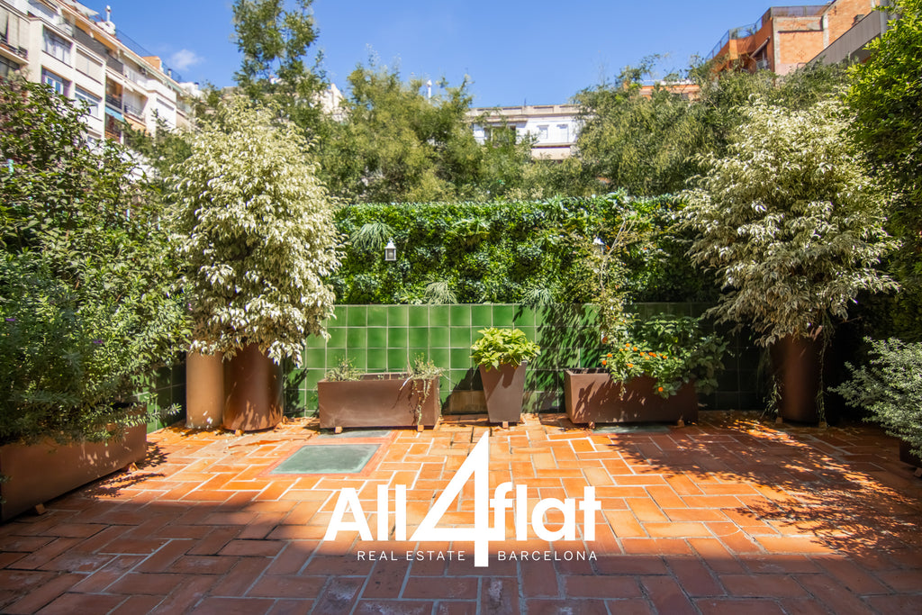 C/ Villarroel - Ref: 003704