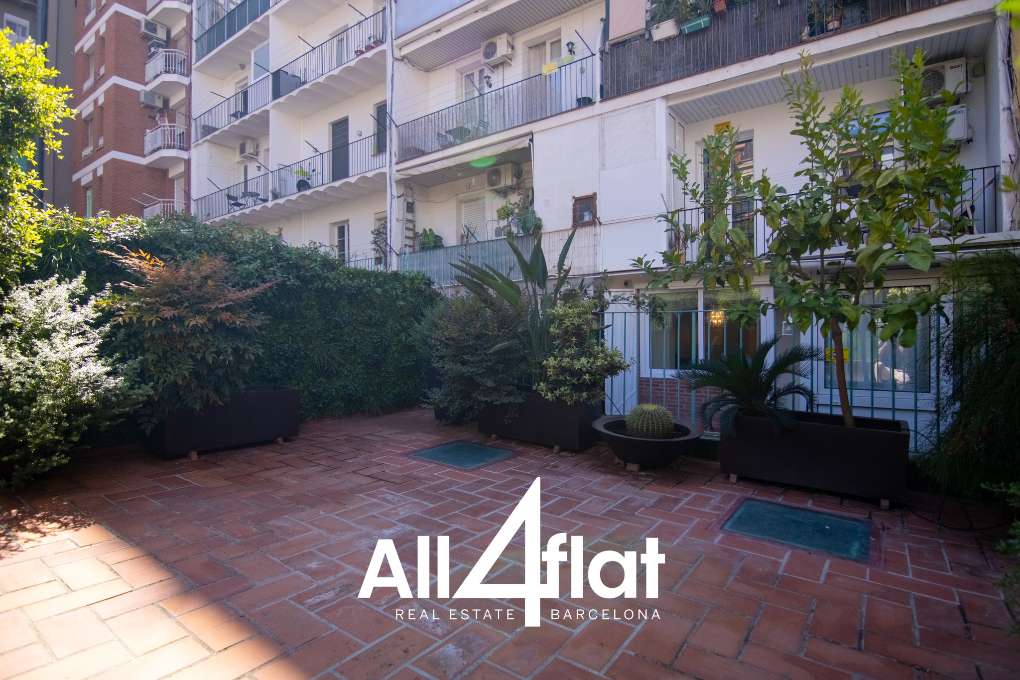 C/ Villarroel - Ref: 003704