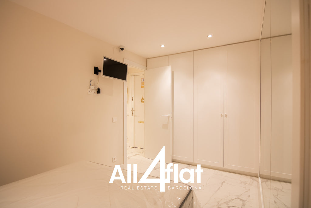 C/ Villarroel - Ref: 003704