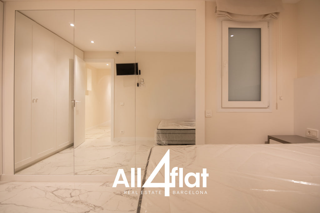 C/ Villarroel - Ref: 003704