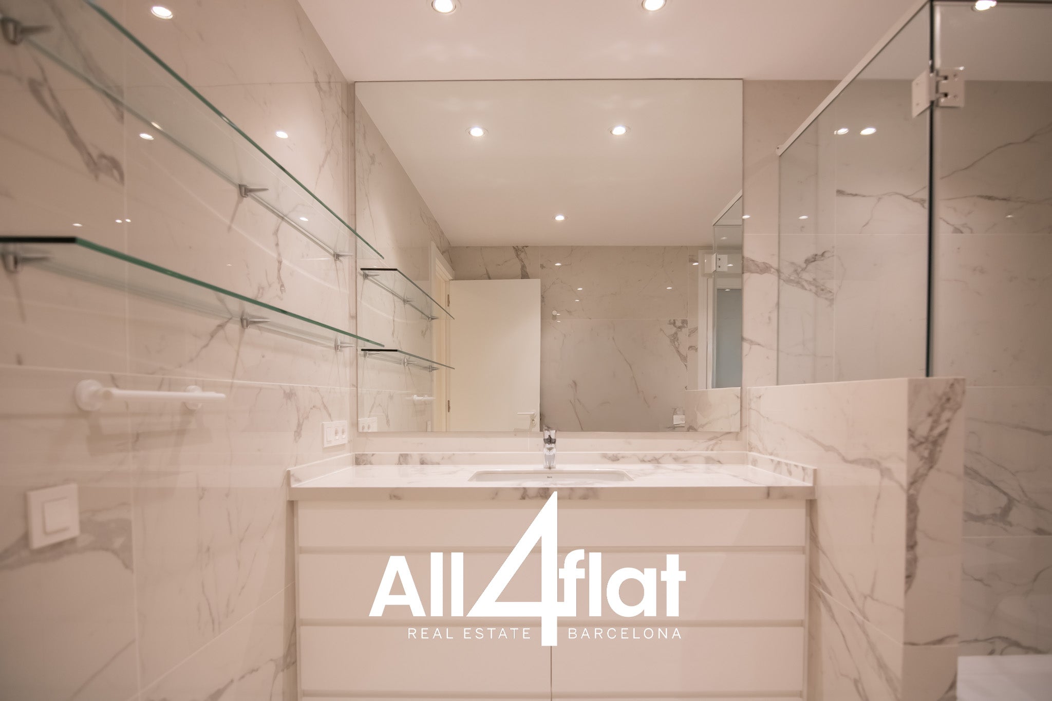 C/ Villarroel - Ref: 003704