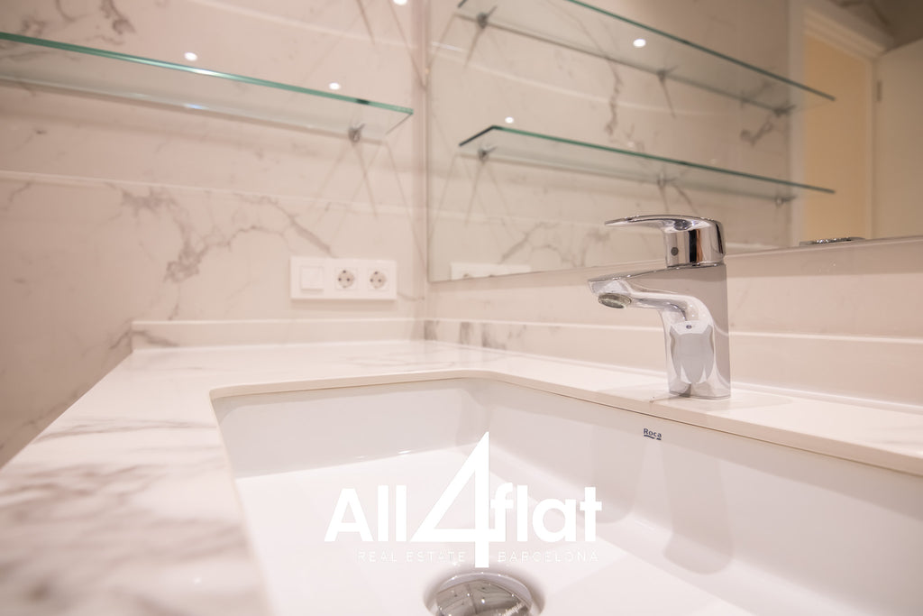 C/ Villarroel - Ref: 003704