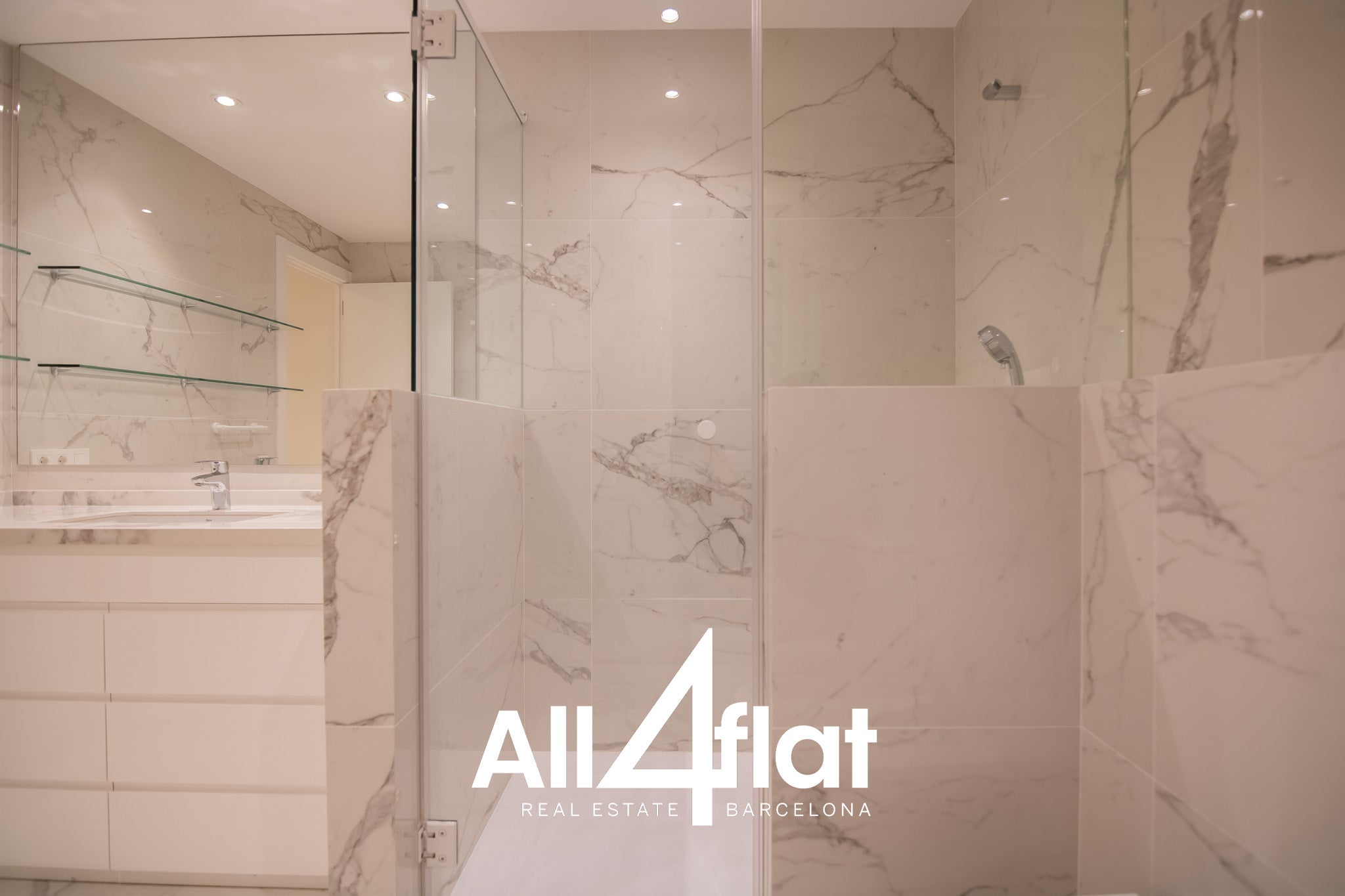 C/ Villarroel - Ref: 003704