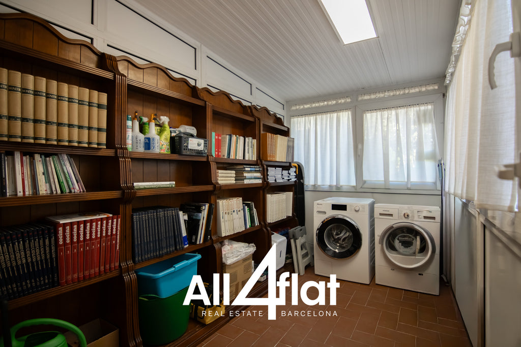C/ Villarroel - Ref: 003704