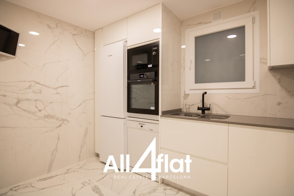 C/ Villarroel - Ref: 003704