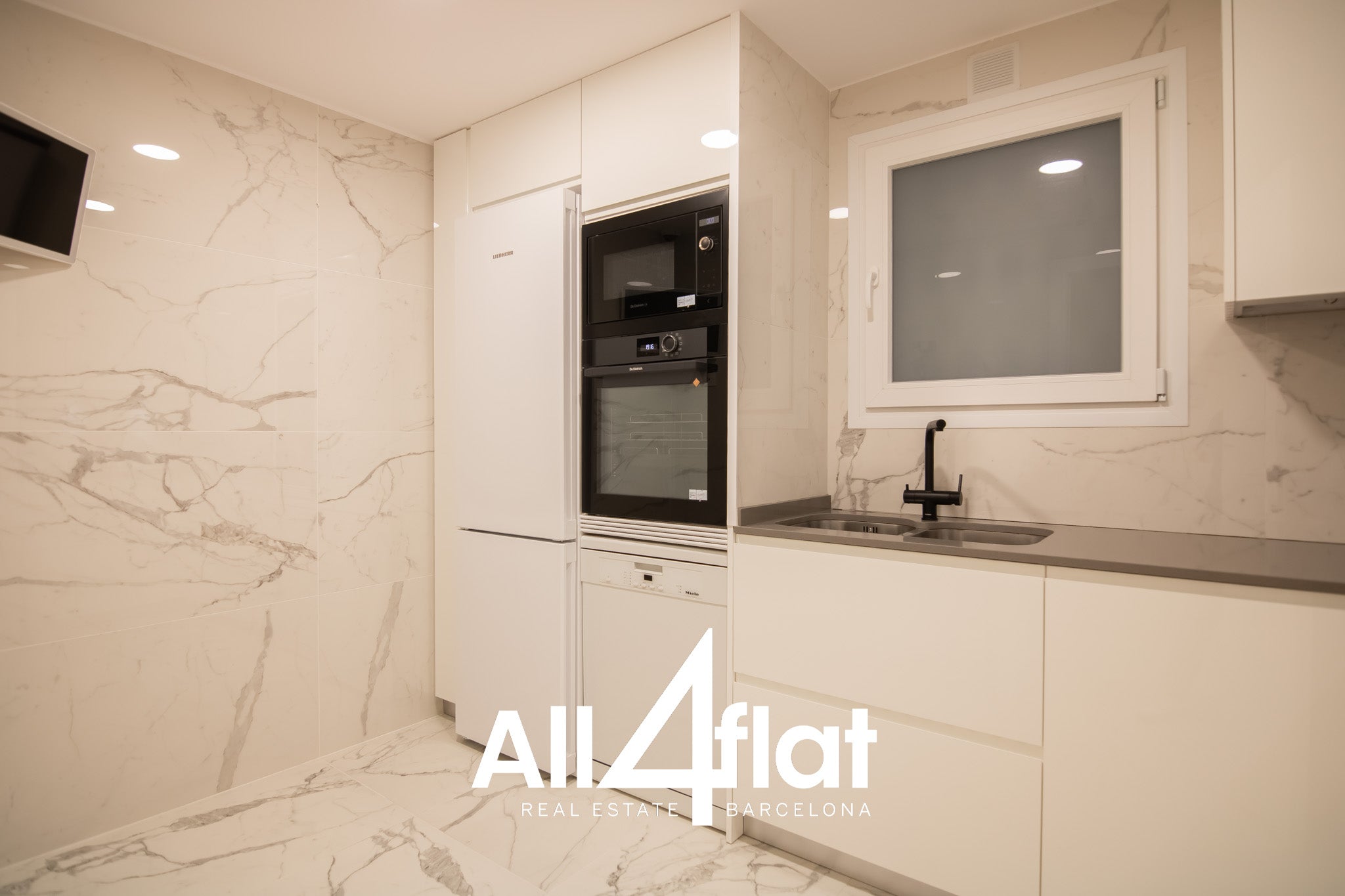 C/ Villarroel - Ref: 003704