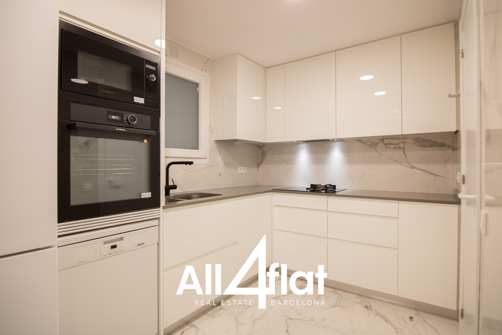 C/ Villarroel - Ref: 003704
