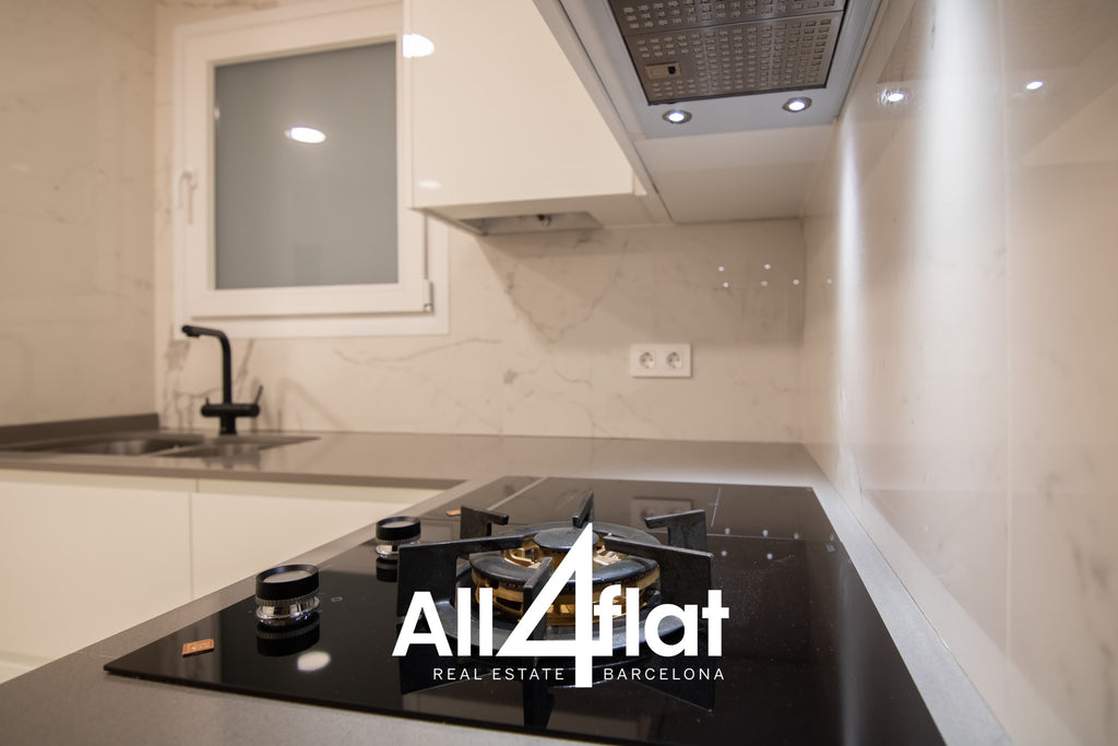 C/ Villarroel - Ref: 003704