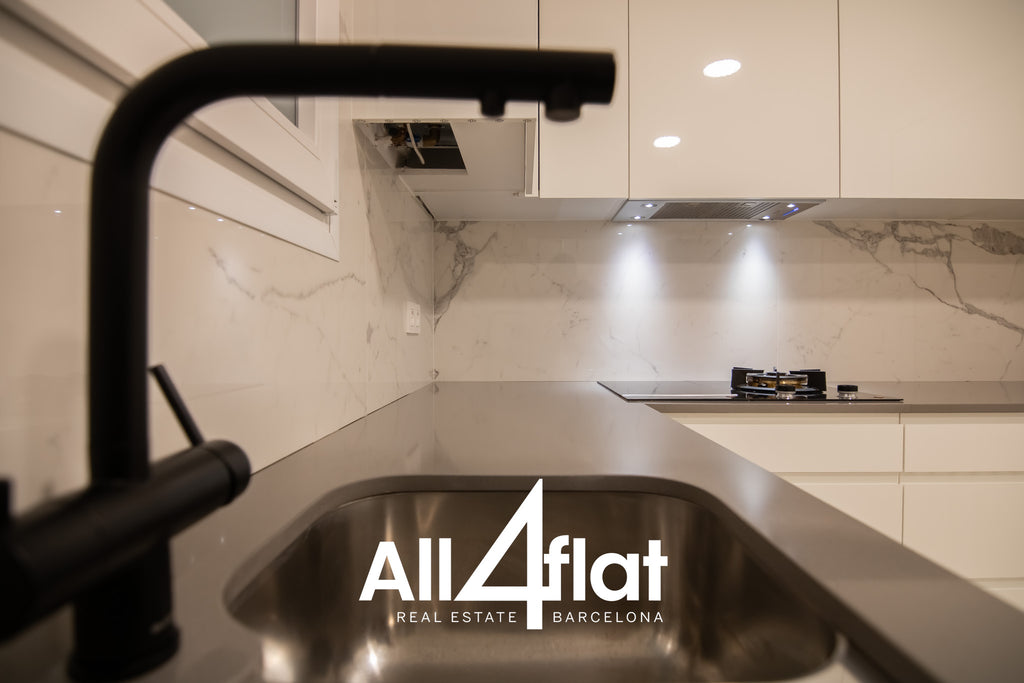 C/ Villarroel - Ref: 003704