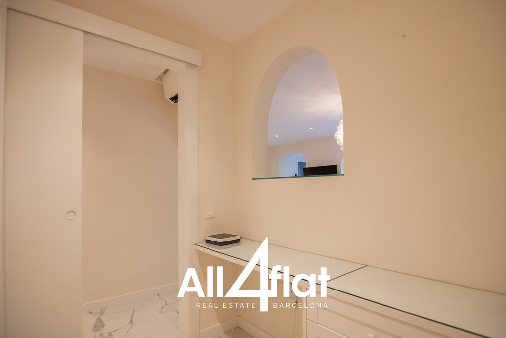 C/ Villarroel - Ref: 003704