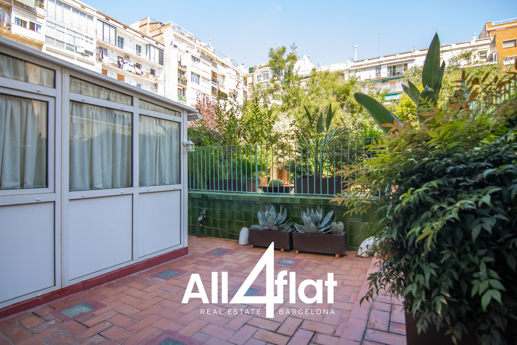 C/ Villarroel - Ref: 003704