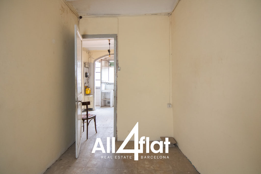 Rue Sant Antoni Abat - Réf : 003707