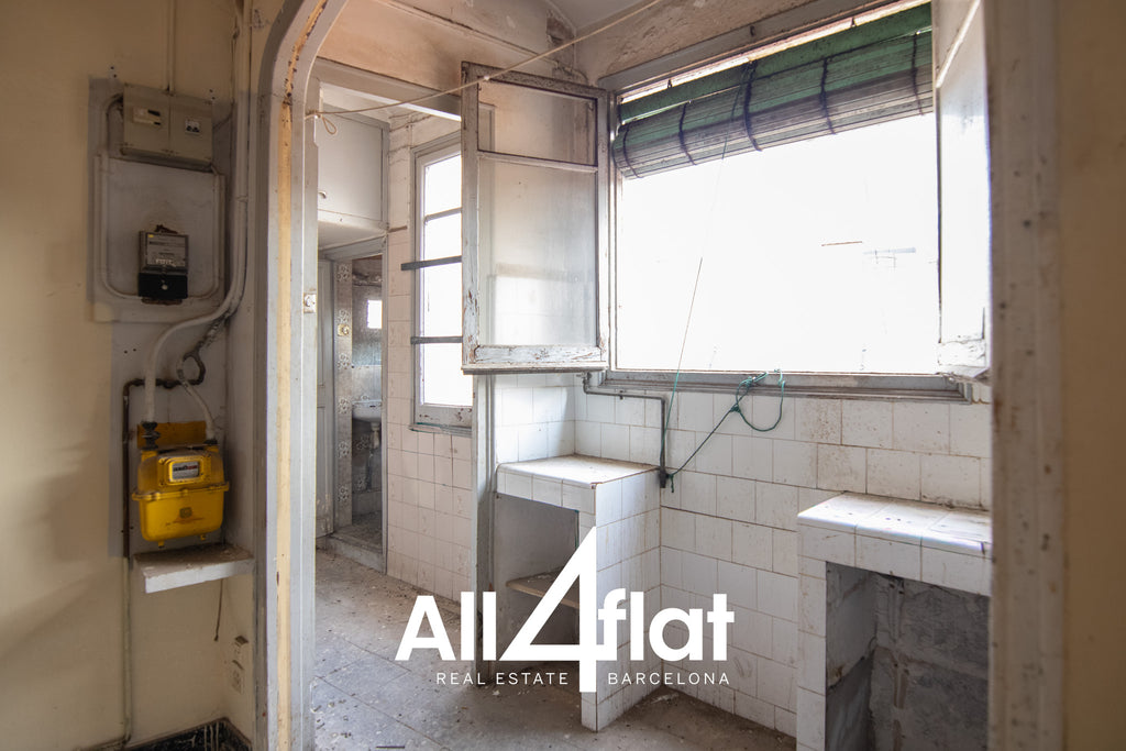 Rue Sant Antoni Abat - Réf : 003707