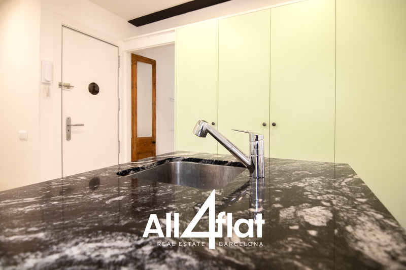 C/ Creu Coberta - Ref: 003637