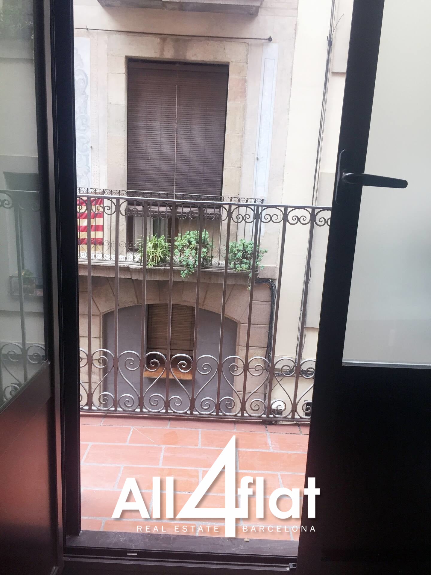 C/ Joaquin Costa - Ref: 000638Y